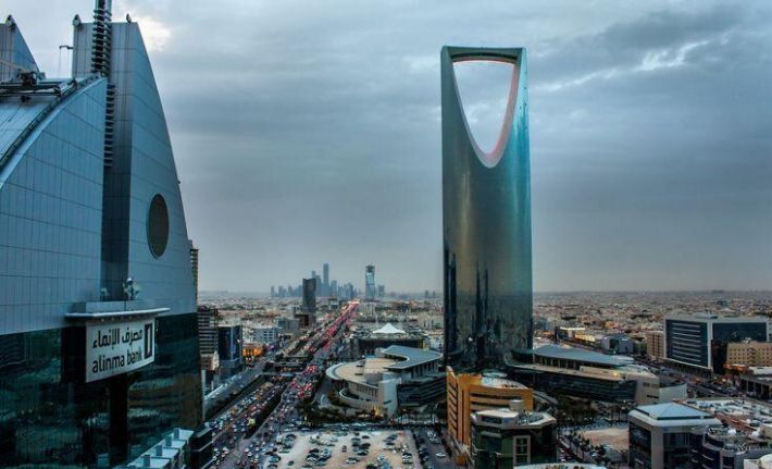 Saudi Arabia temporarily halts all entry by land from the UAE, Bahrain and Kuwait…