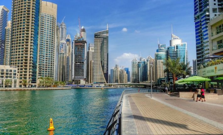Sheikh Mohammed unveils UAE Permanent Residence scheme…